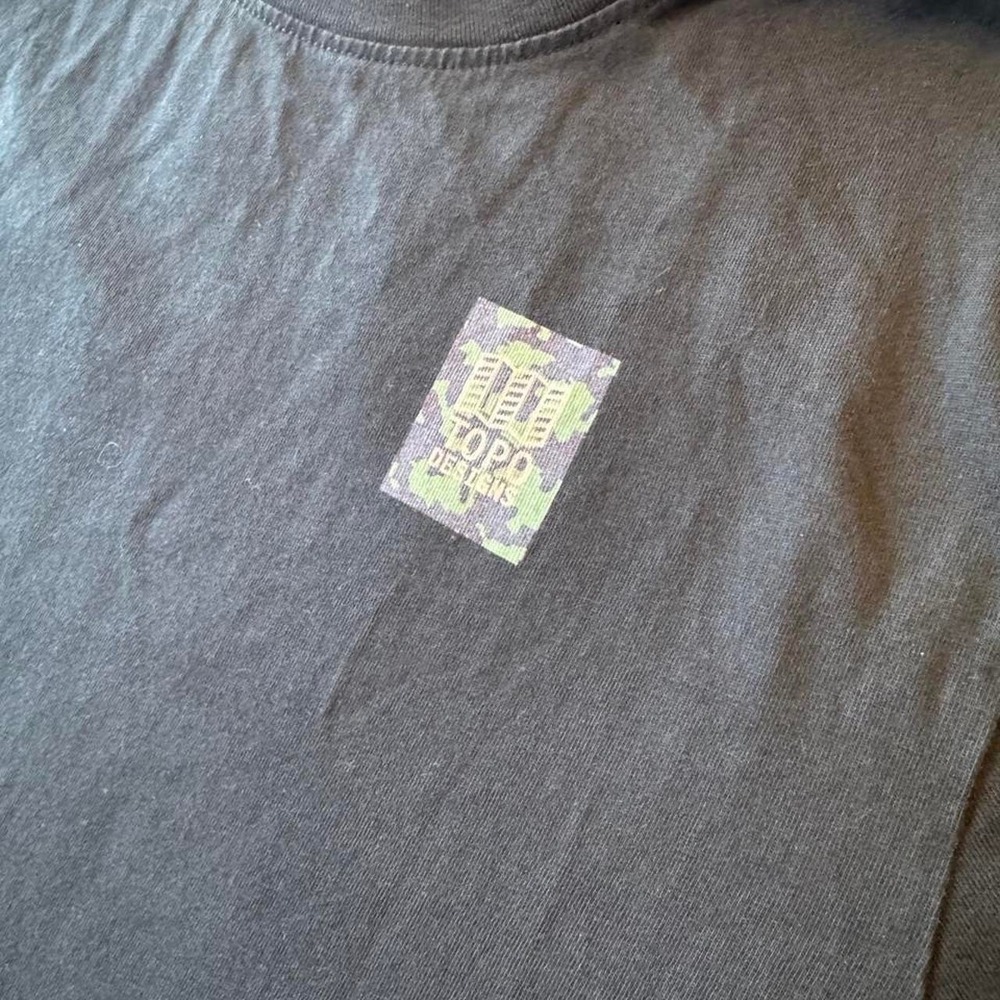 Black Topo Athletic T-shirt with camouflage patch Size M - Picture 2 of 6